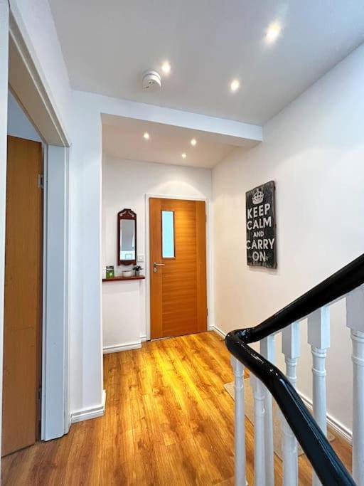 True Colours Apartment In Central Location Bangor  Exterior photo